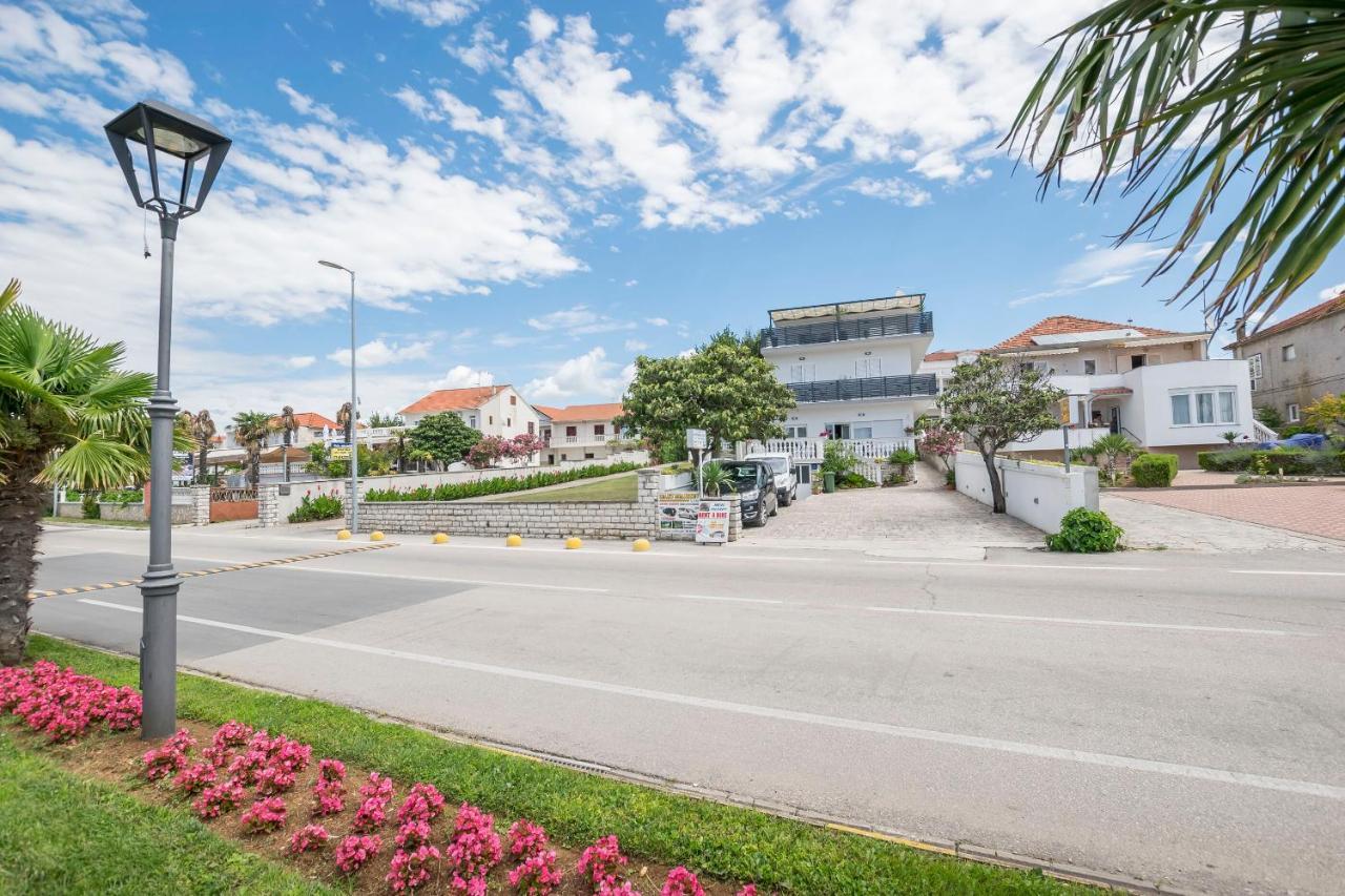 Apartments And Rooms Mare Vodice Eksteriør billede