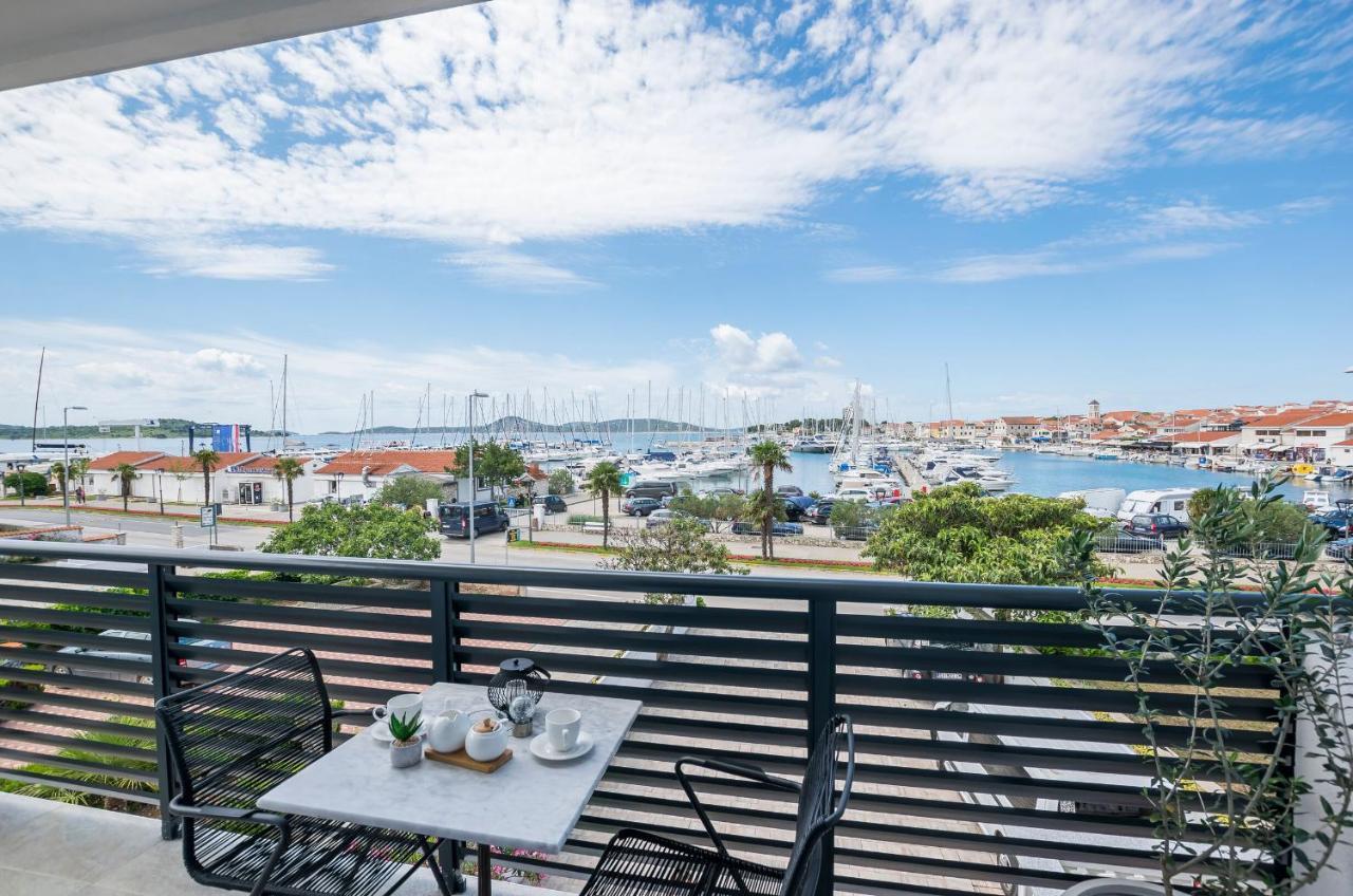 Apartments And Rooms Mare Vodice Eksteriør billede