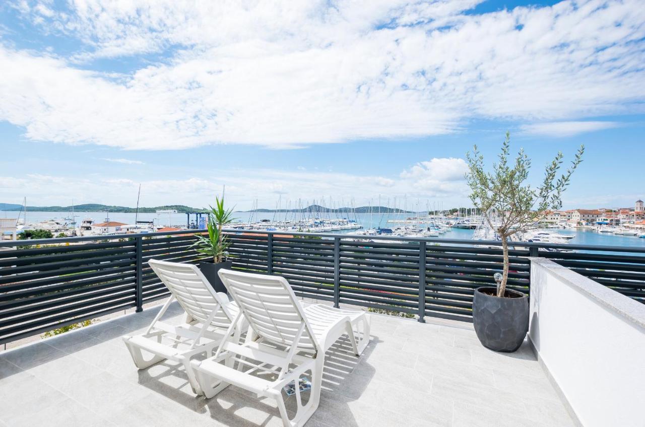 Apartments And Rooms Mare Vodice Eksteriør billede