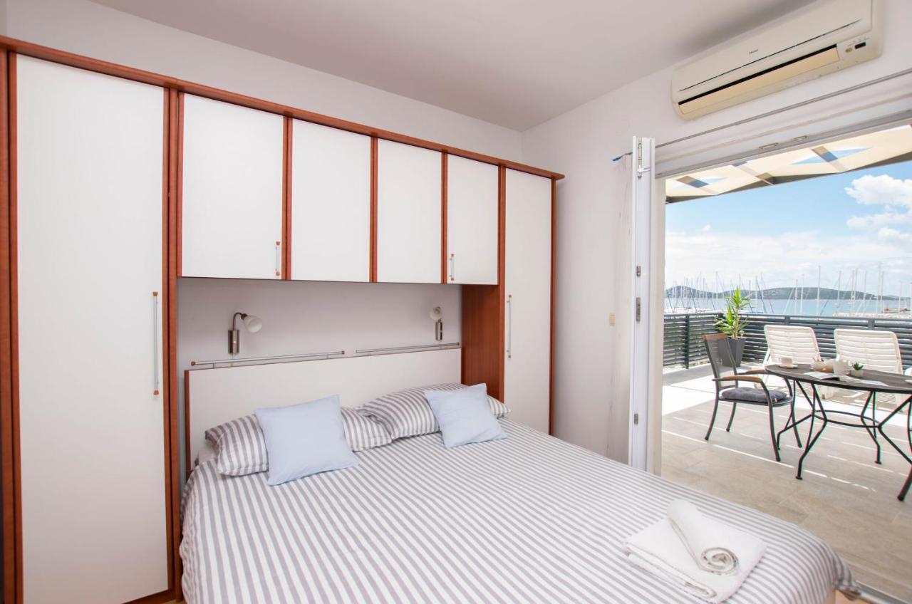 Apartments And Rooms Mare Vodice Eksteriør billede