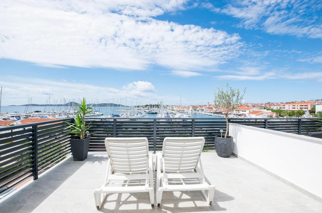 Apartments And Rooms Mare Vodice Eksteriør billede