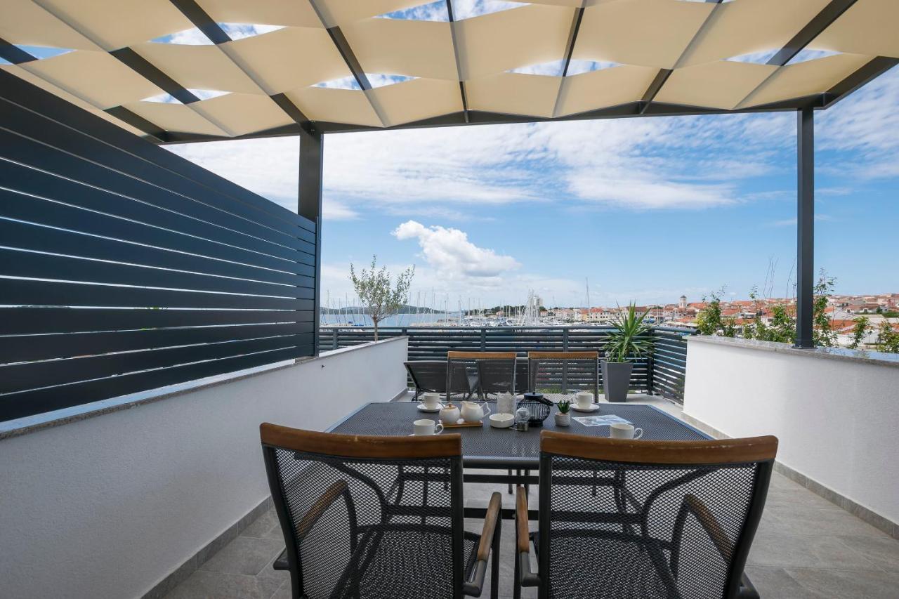 Apartments And Rooms Mare Vodice Eksteriør billede