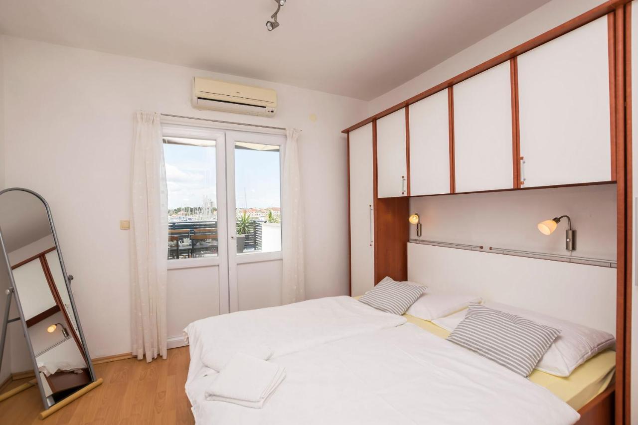 Apartments And Rooms Mare Vodice Eksteriør billede