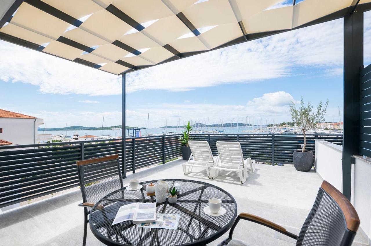 Apartments And Rooms Mare Vodice Eksteriør billede