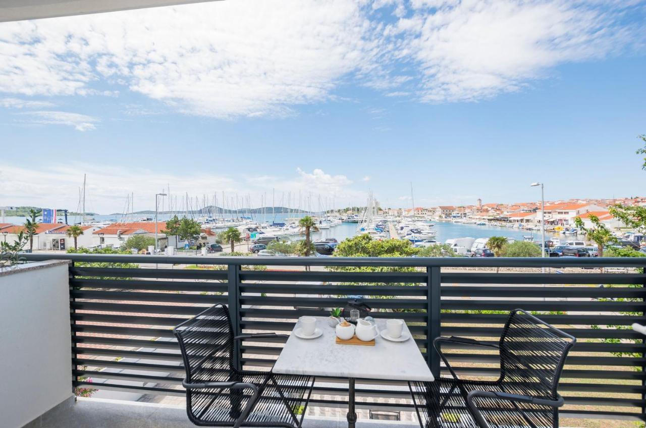 Apartments And Rooms Mare Vodice Eksteriør billede